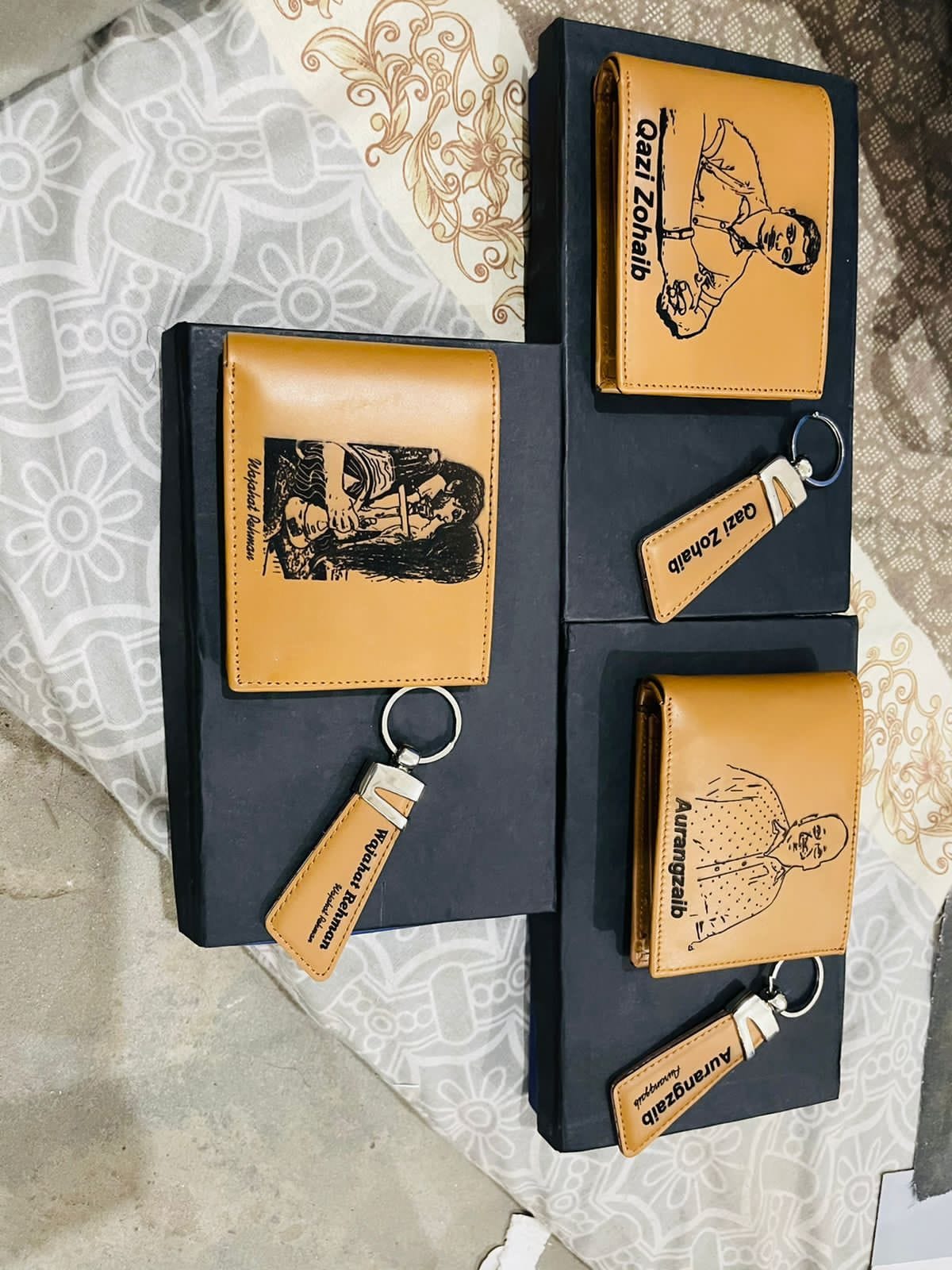 Big wallet and keychain set personalized with your picture and name, with gift box – photo 3