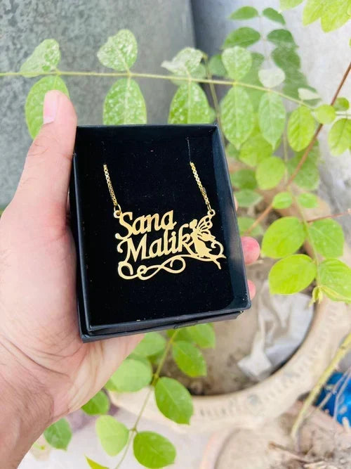 Decorative script name necklace