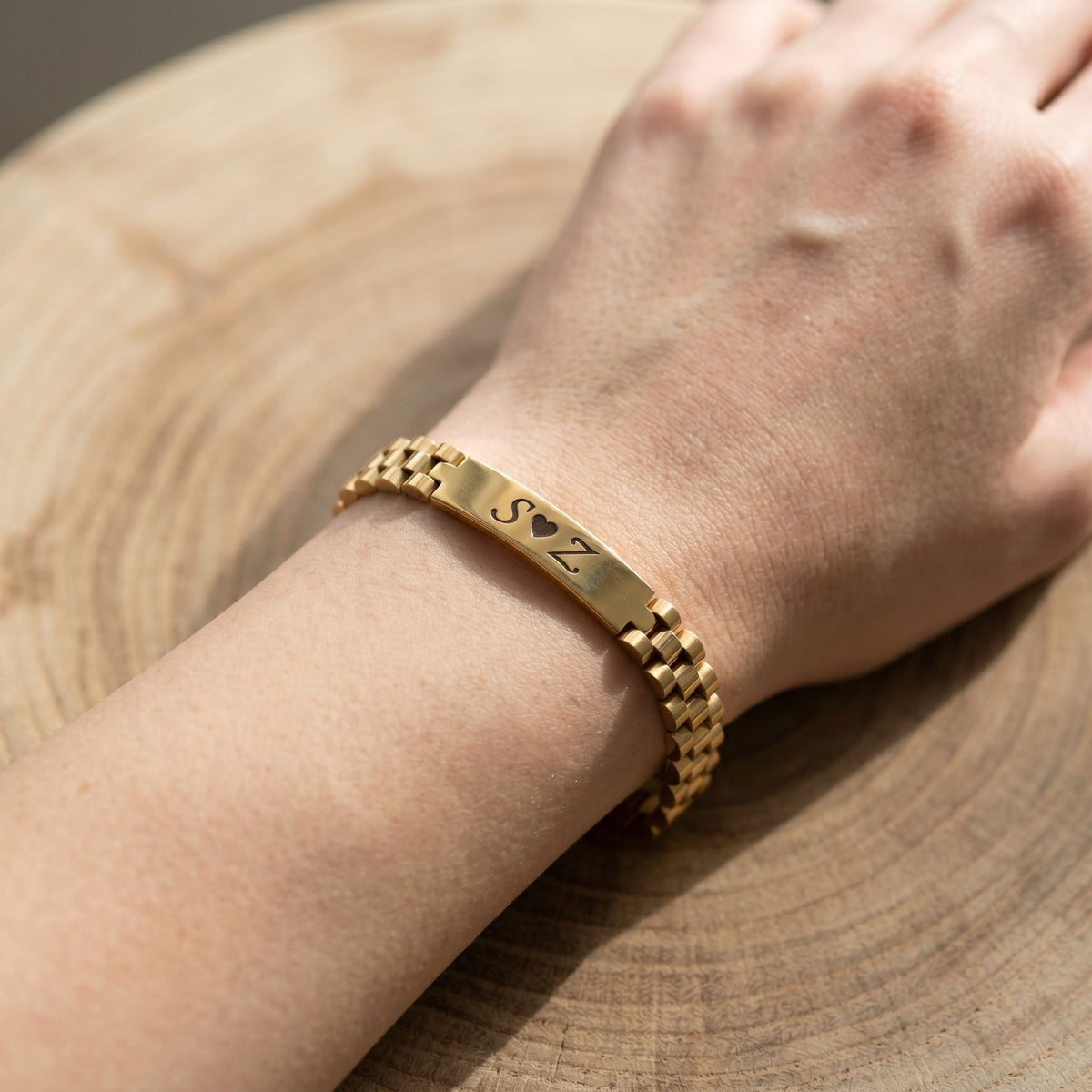 Engraved chain-link bracelet by Creative Sparks